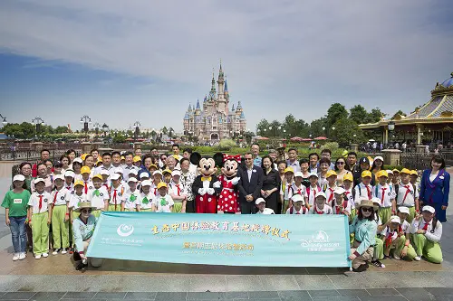 Shanghai Disney Resort Honored as the First Eco-China Experience-based Education Destination