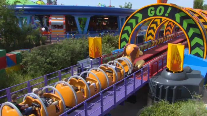 Slinky Dog Dash on-ride video