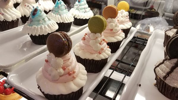 Take A Look At These Incredible Macaron Cupcakes At The Contempo Cafe