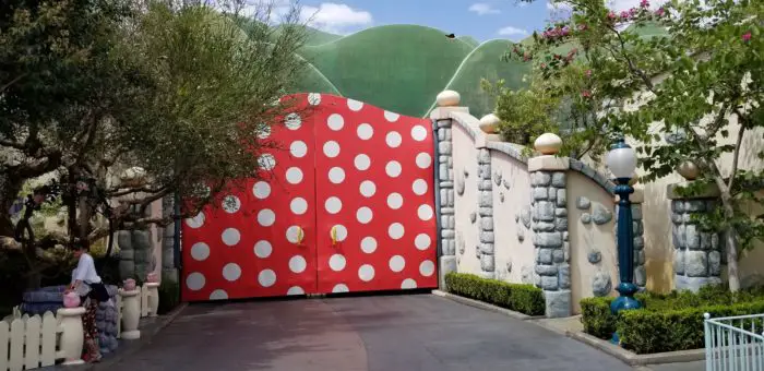 Minnie Mouse Wall