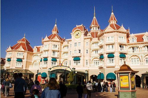 Save $400 When You Stay at a Disneyland Resort Hotel from Orbitz