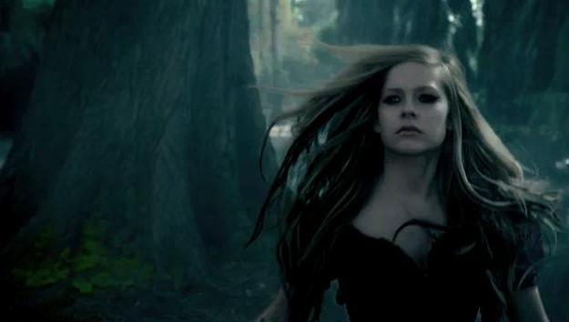 Avril Lavigne – Music Video – Alice (Underground)