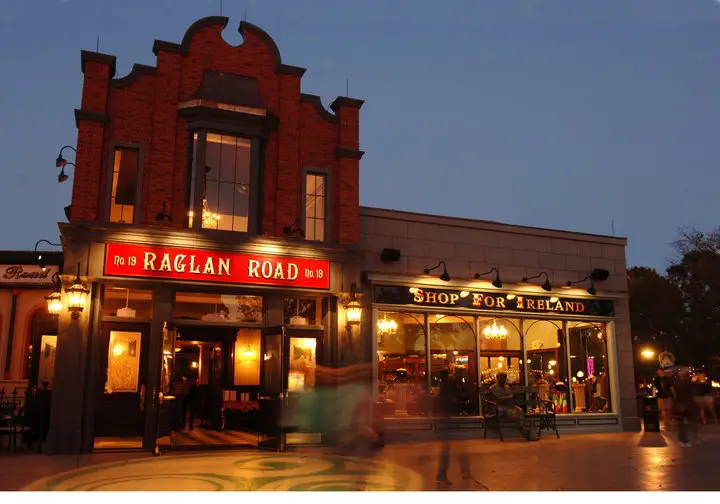 Raglan Road Irish Pub in Downtown Disney – Why It’s A “Must Try”