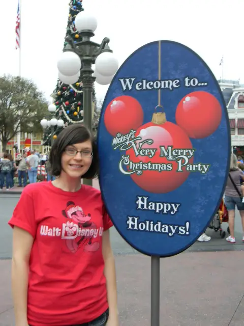 Top Five Reasons Why Disney World During The Holiday Season RULES!