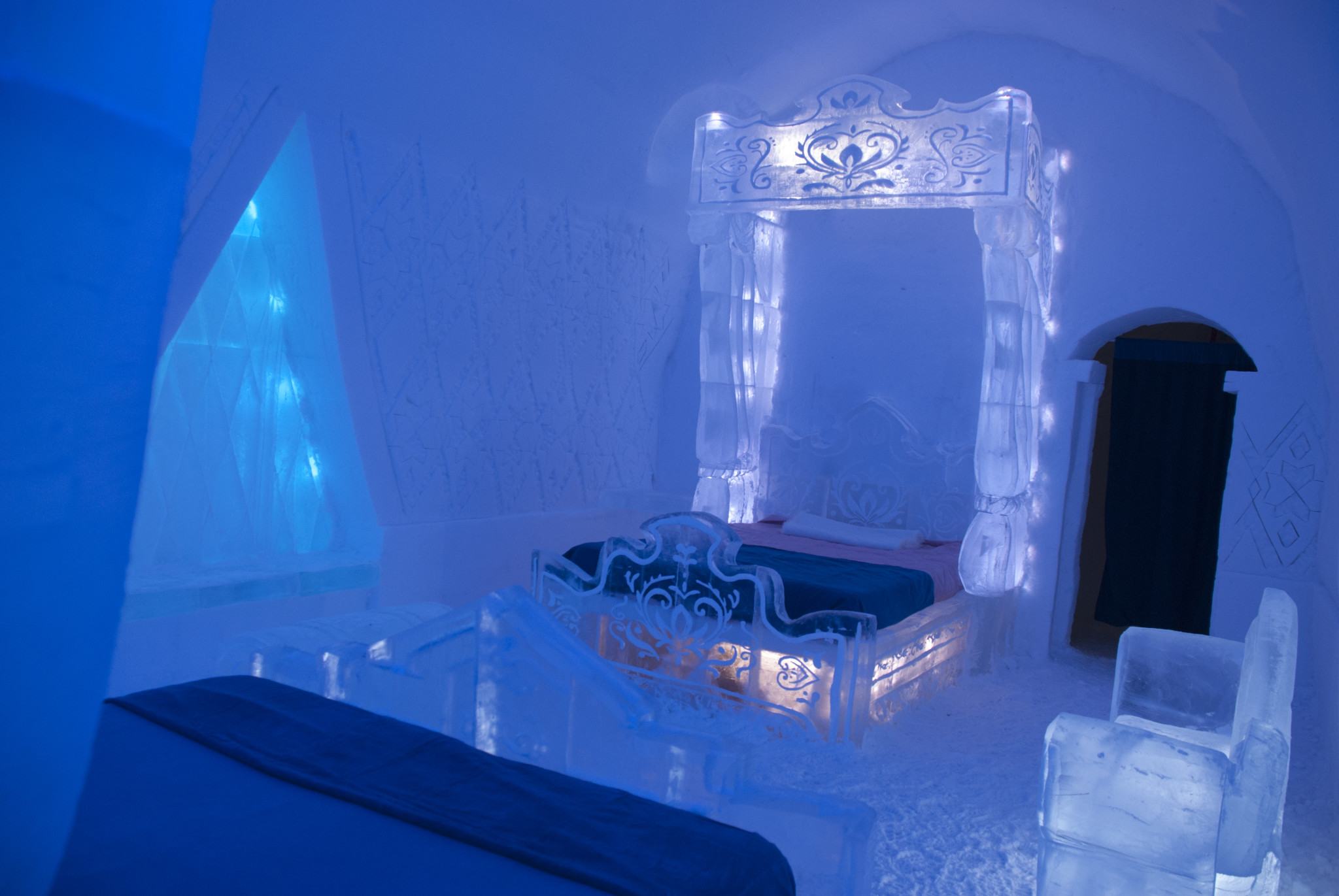 Frozen Themed Guest Suite at Hotel Quebec City’s Hotel De Glace