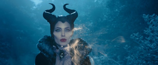 You Can Get a Exclusive Sneak Peek of ‘Maleficent’ in Disney Parks