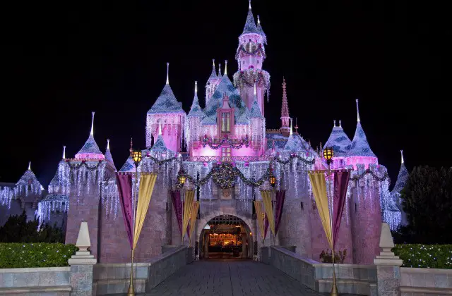 Disneyland Resort: Holidays By The Numbers