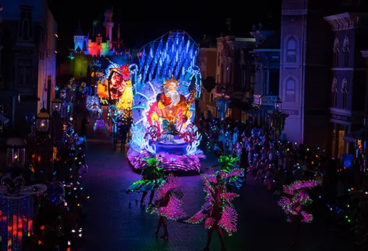 Hong Kong Disneyland – Paint the Night Parade