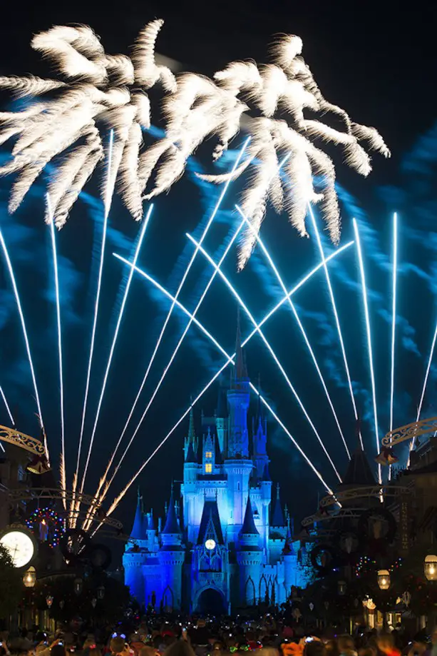 Live broadcast of New Year’s Eve Fireworks from the Magic Kingdom