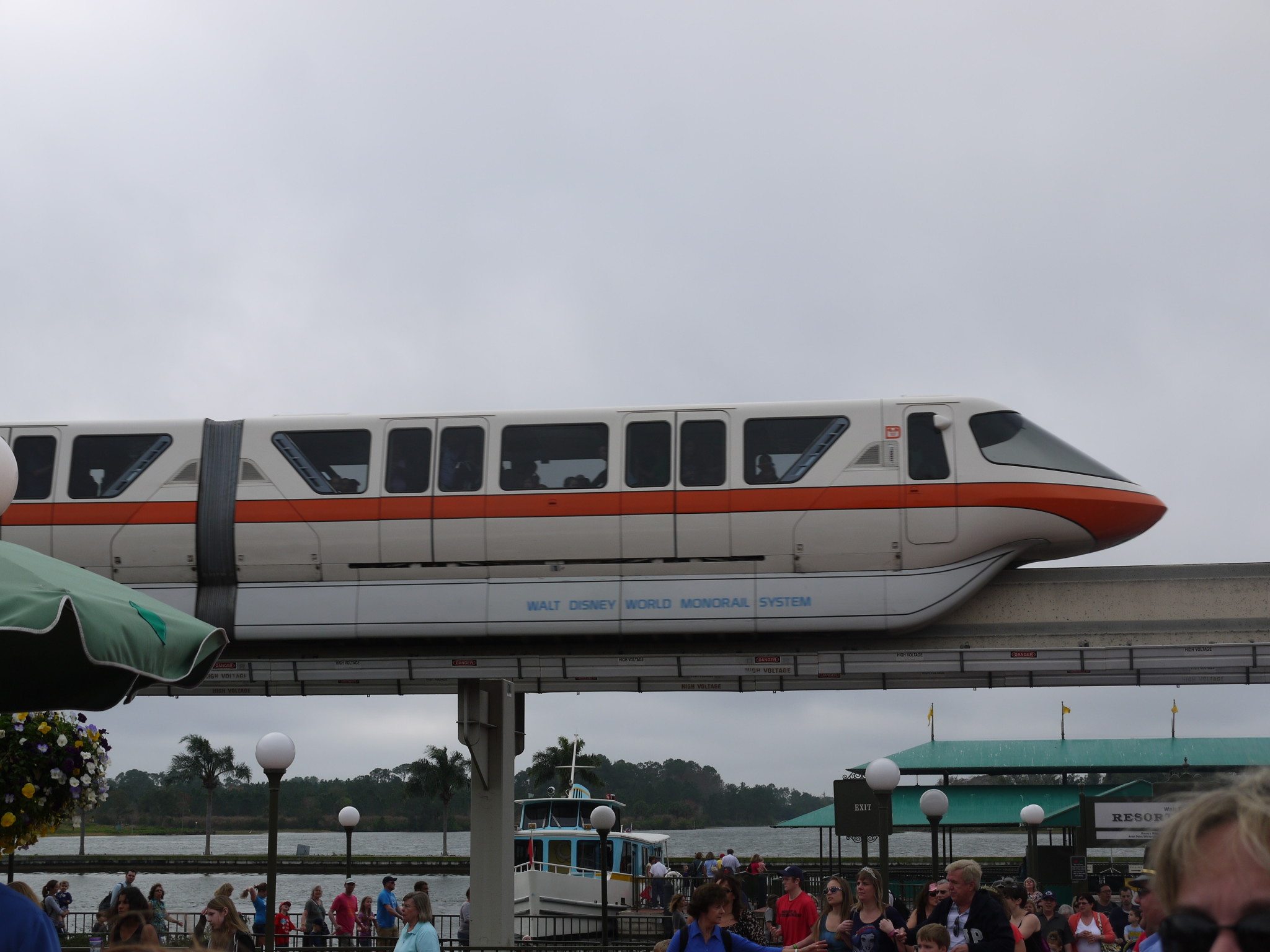 Walt Disney World Resort Refurbishment: Monorail Modified Schedule