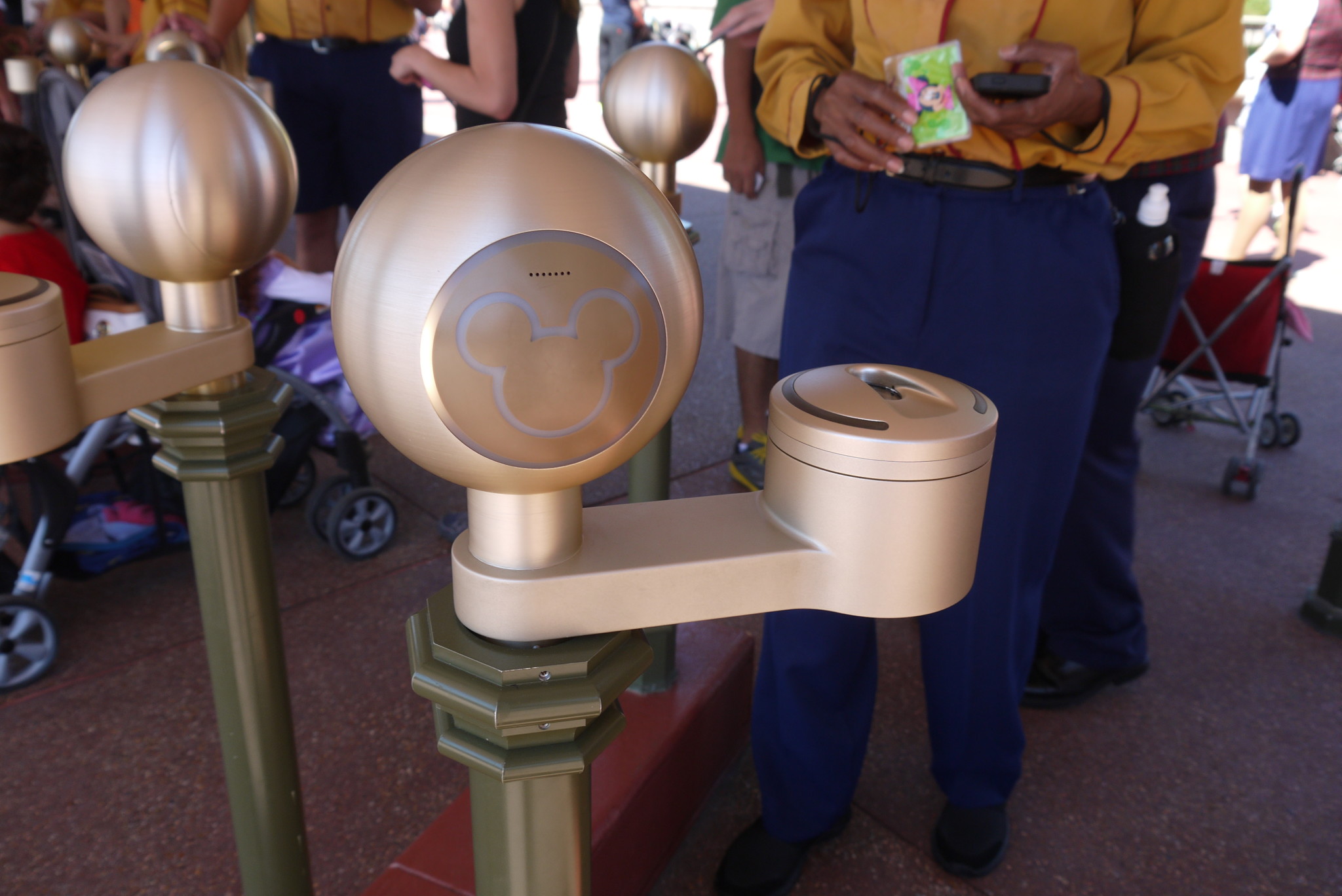 Disney World to Introduce I.D. for Guests That Have Problems with Fingerprint Entry