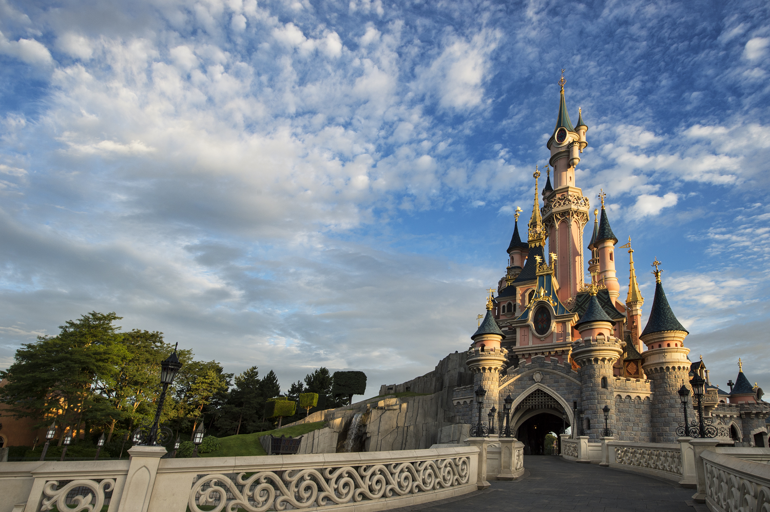 Inaugural Disneyland Paris Half Marathon To Feature Weekend Full of Family-Friendly Experiences