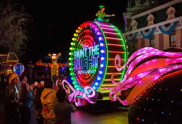 Disneyland ‘Paint the Night’ Parade and ‘Disneyland Forever’ Fireworks Viewing Tips