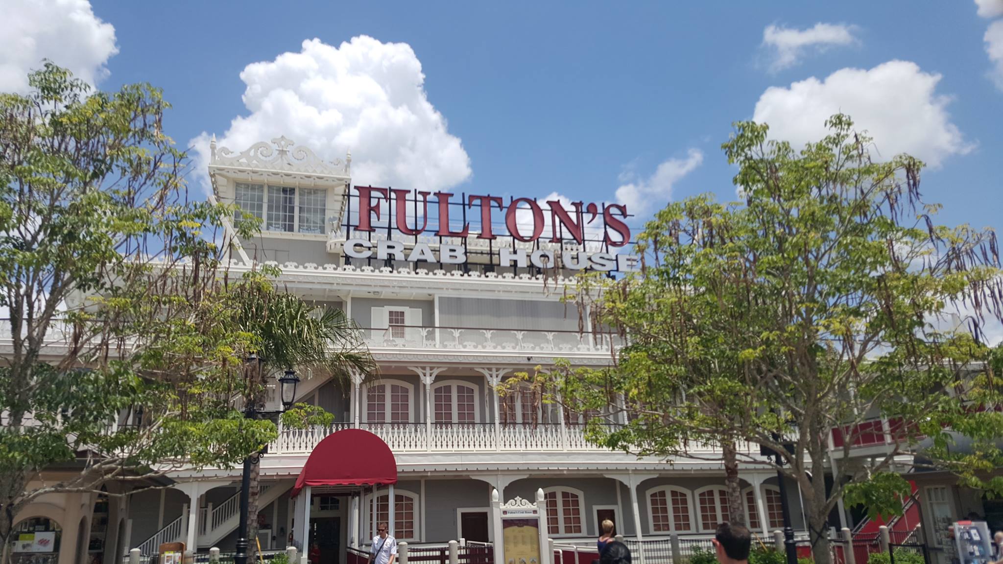 Celebrate the Epcot Food & Wine Festival at Fulton’s Crab House
