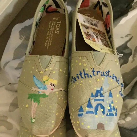 Disney Finds – Custom hand painted Disney Shoes