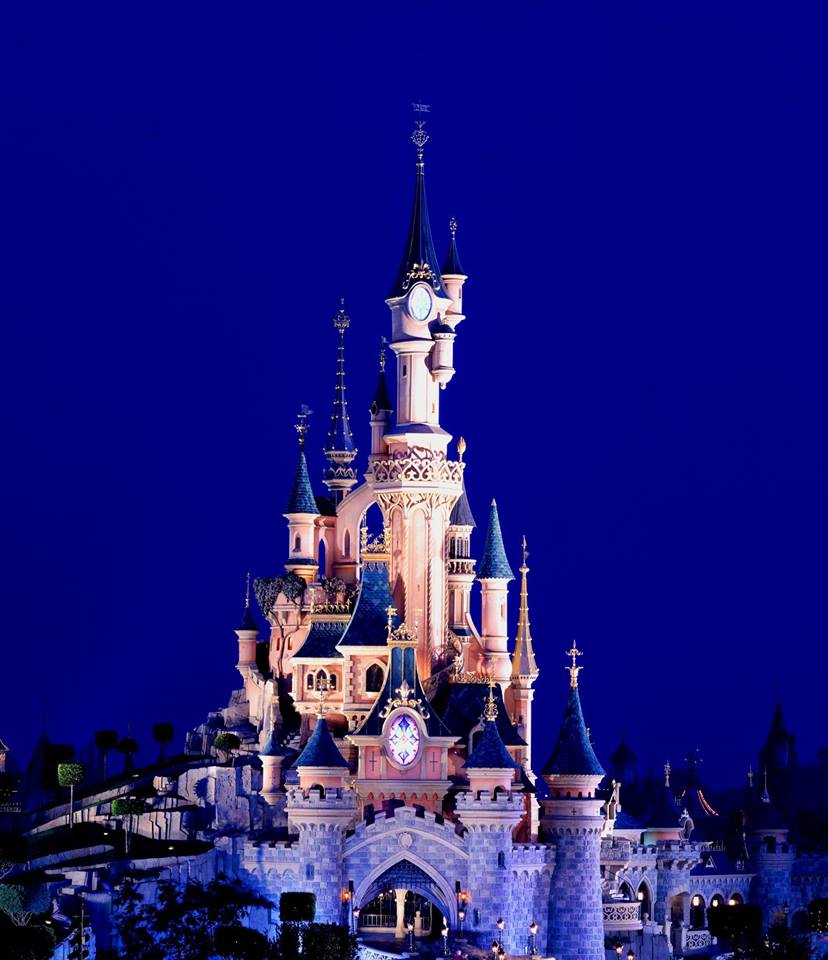 Disneyland Paris closes in wake of November 13th Attacks
