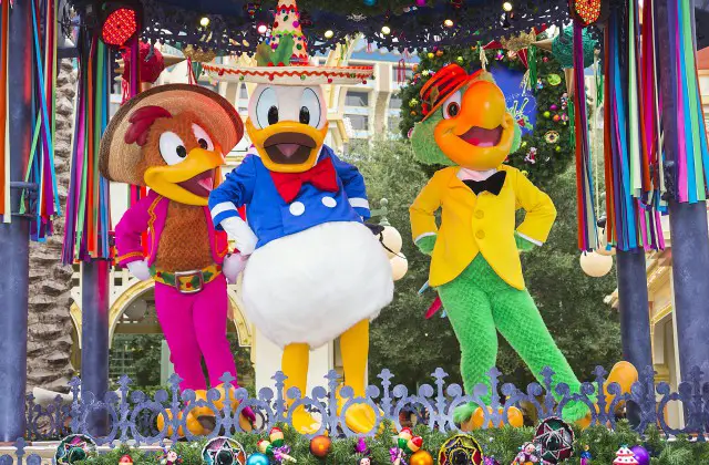 Disney ¡Viva Navidad!’ Brings Latino Holiday Festivities to Disney California Adventure Park