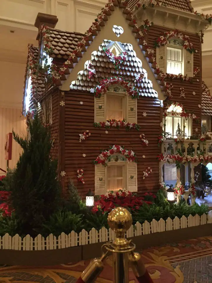 Disney’s 2015 Grand Floridian’s Gingerbread House is Now Open