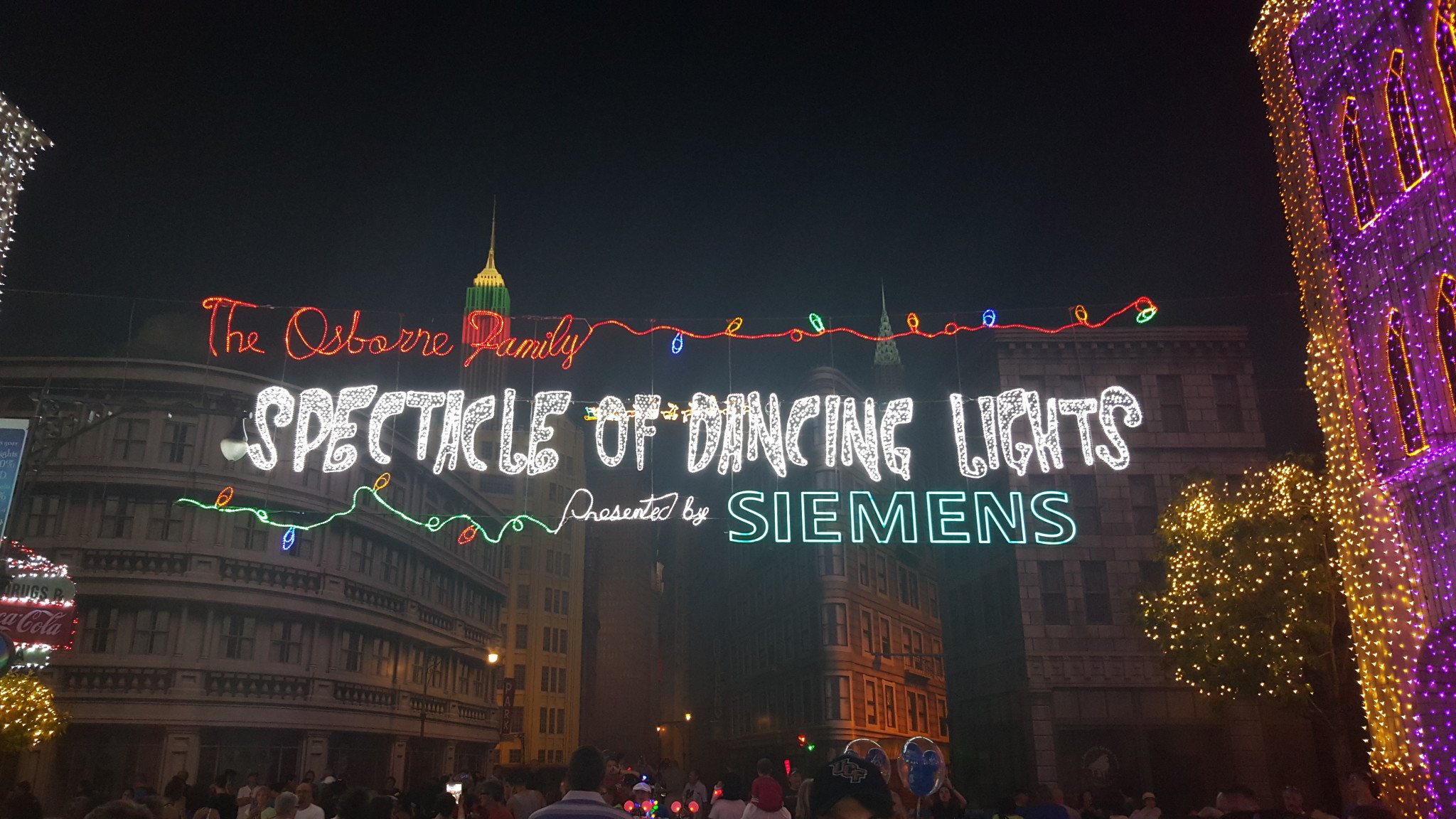 Special Live Stream of Osborne Family Spectacle of Dancing Lights this Wednesday!