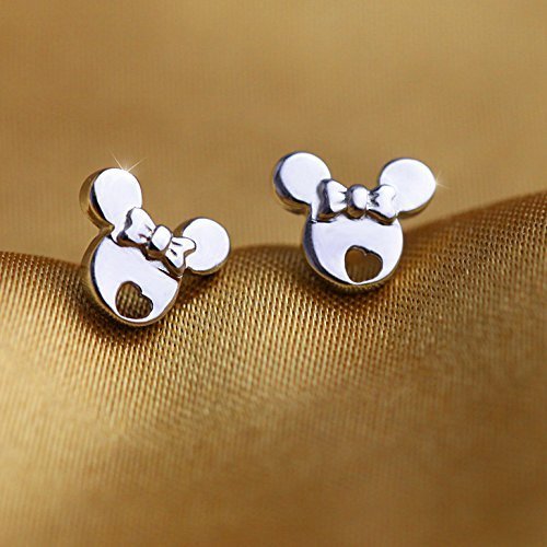 Dainty Minnie Mouse Earrings For a Perfect Pop of Disney