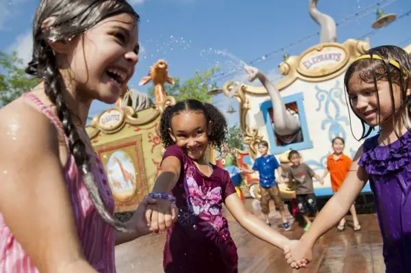 Keep Cool at Walt Disney World with these 8 tips