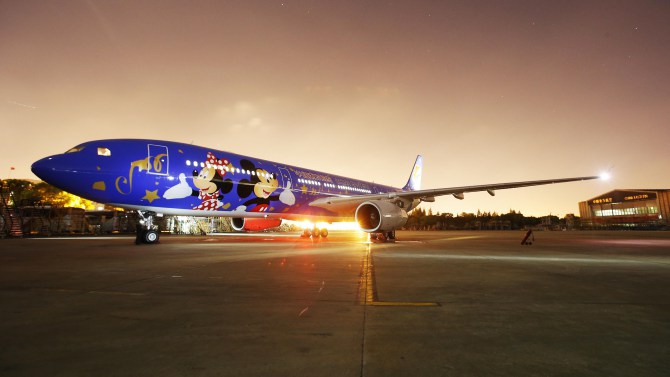China Eastern Airlines Debuts New Shanghai Disney Themed Plane