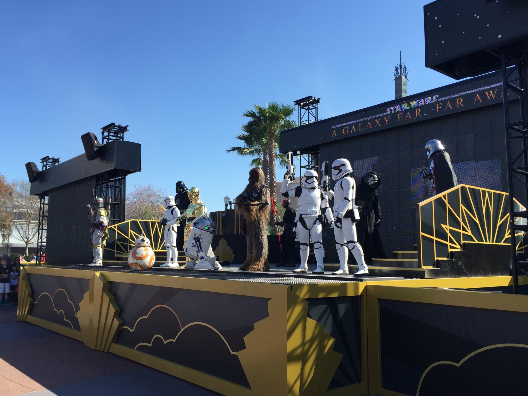 A Look Into the New Star Wars: A Galaxy Far, Far Away Stage Show – Now Showing!