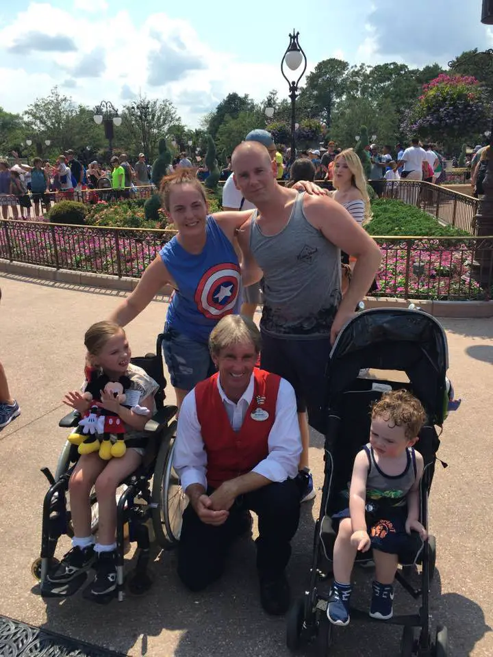 Disney Cast Member shares a bit of Disney Magic with Family Visiting from the UK