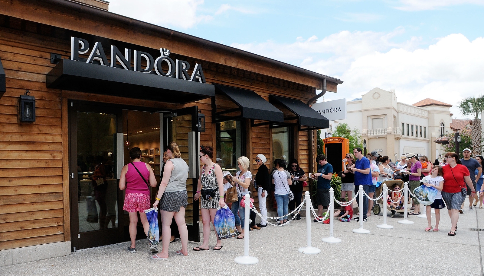 Pandora Jewelry Store is Now Open in Disney Springs