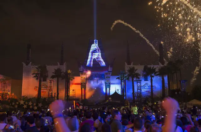 Blast off with out of this world desserts and drinks at the Star Wars: A Galactic Spectacular Dessert Party