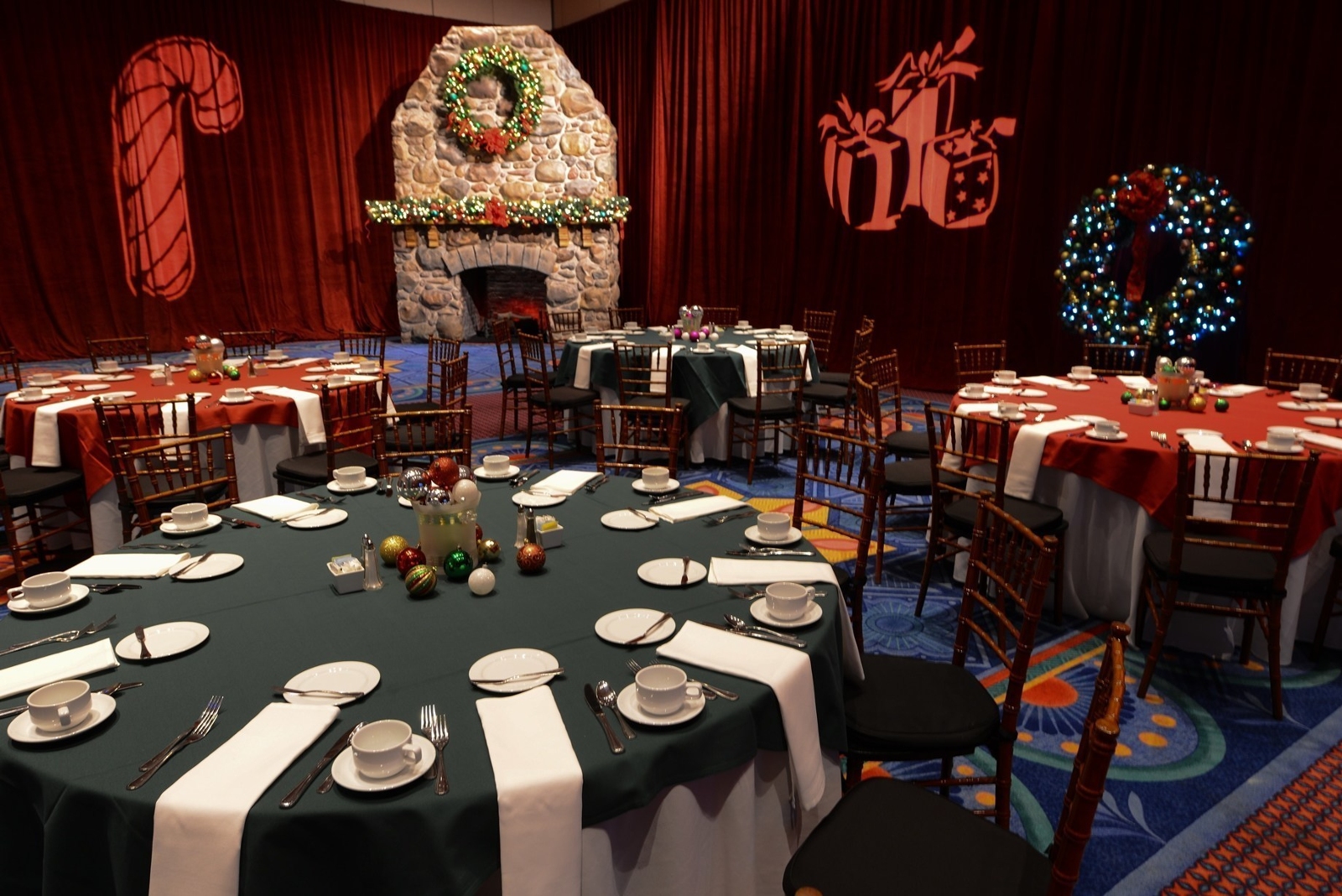 New Holiday Dining Group Events being offered at Walt Disney World for 2016