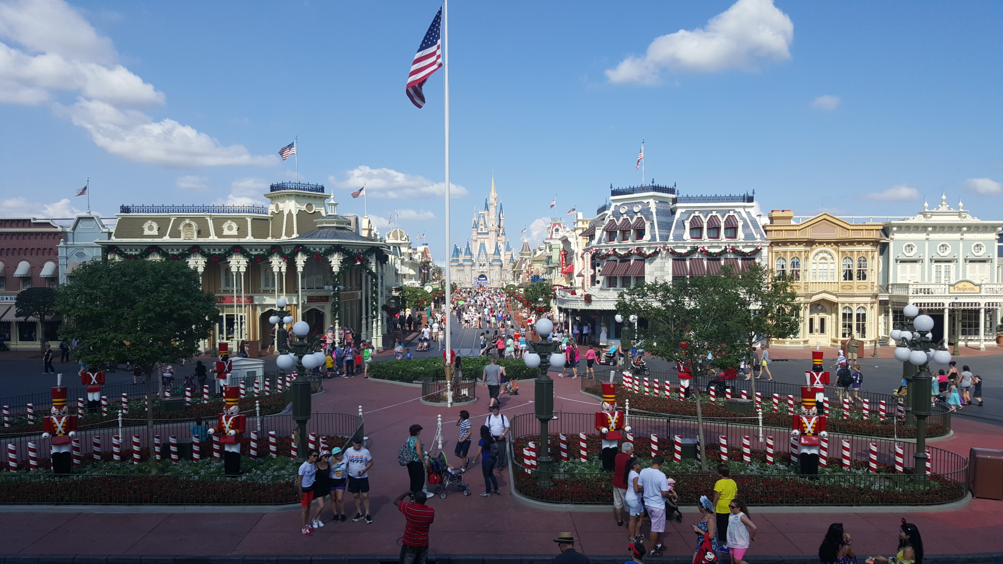 Disney World to Combat Zika Threat with Free Insect Repellent
