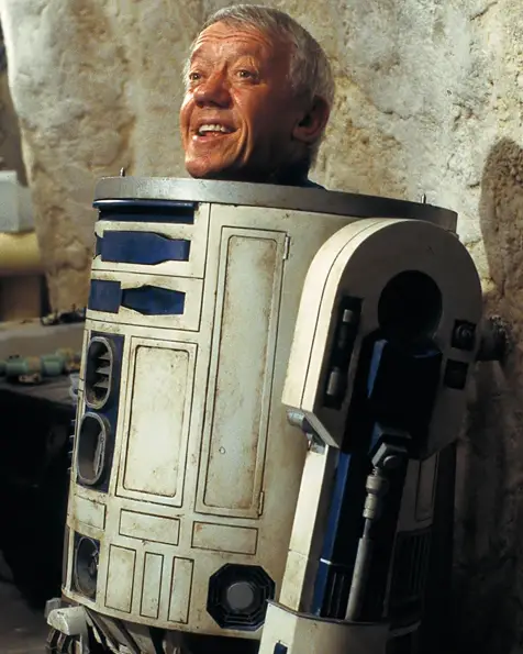 Kenny Baker, R2-D2 of Star Wars, Dies At 82