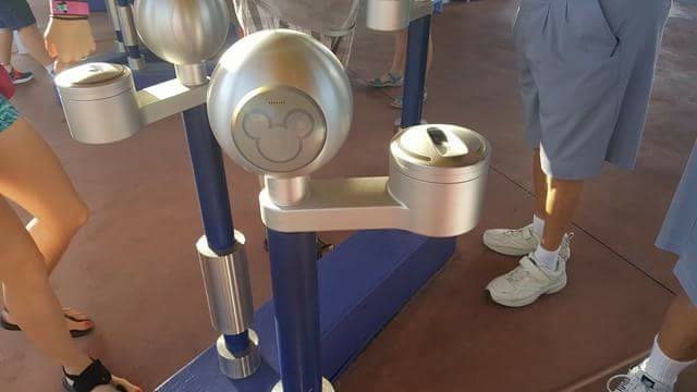 Children are Now Asked to Scan a Finger Before Entering Theme Parks