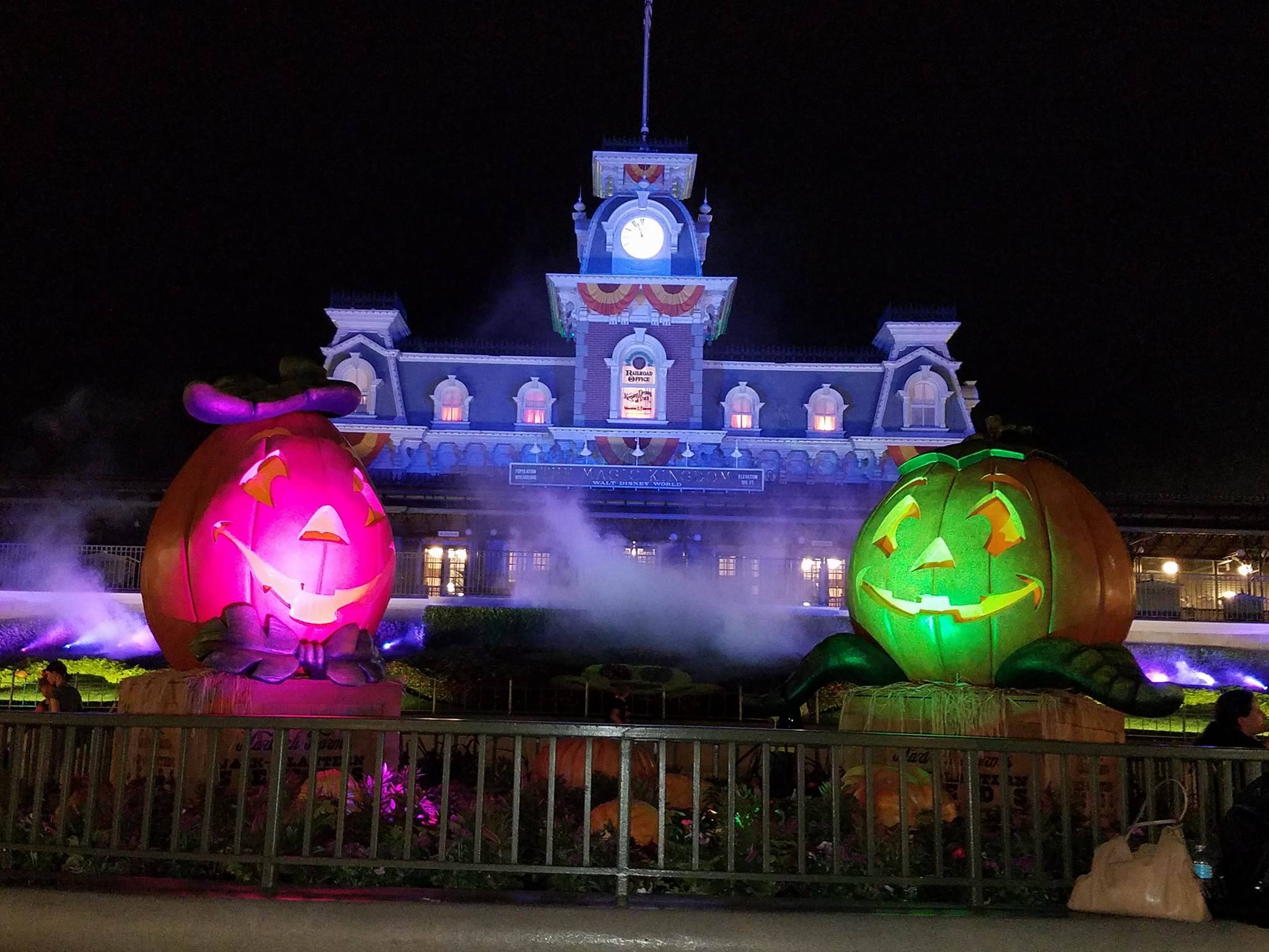 Watch the live videos from the 2016 Mickey’s Not So Scary Halloween Party