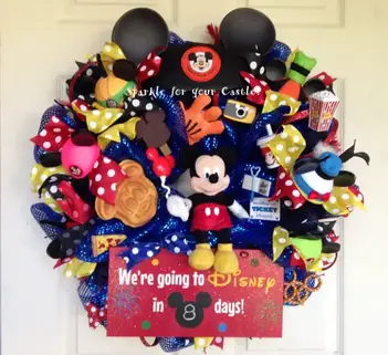 https://chipandco.com/wp-content/uploads/2016/09/Disney-Vacation-Countdown-Wreath.jpg?ezimgfmt=rs:352x321/rscb3/ng:webp/ngcb3