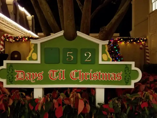 First Look of the Christmas Decorations at the Magic Kingdom