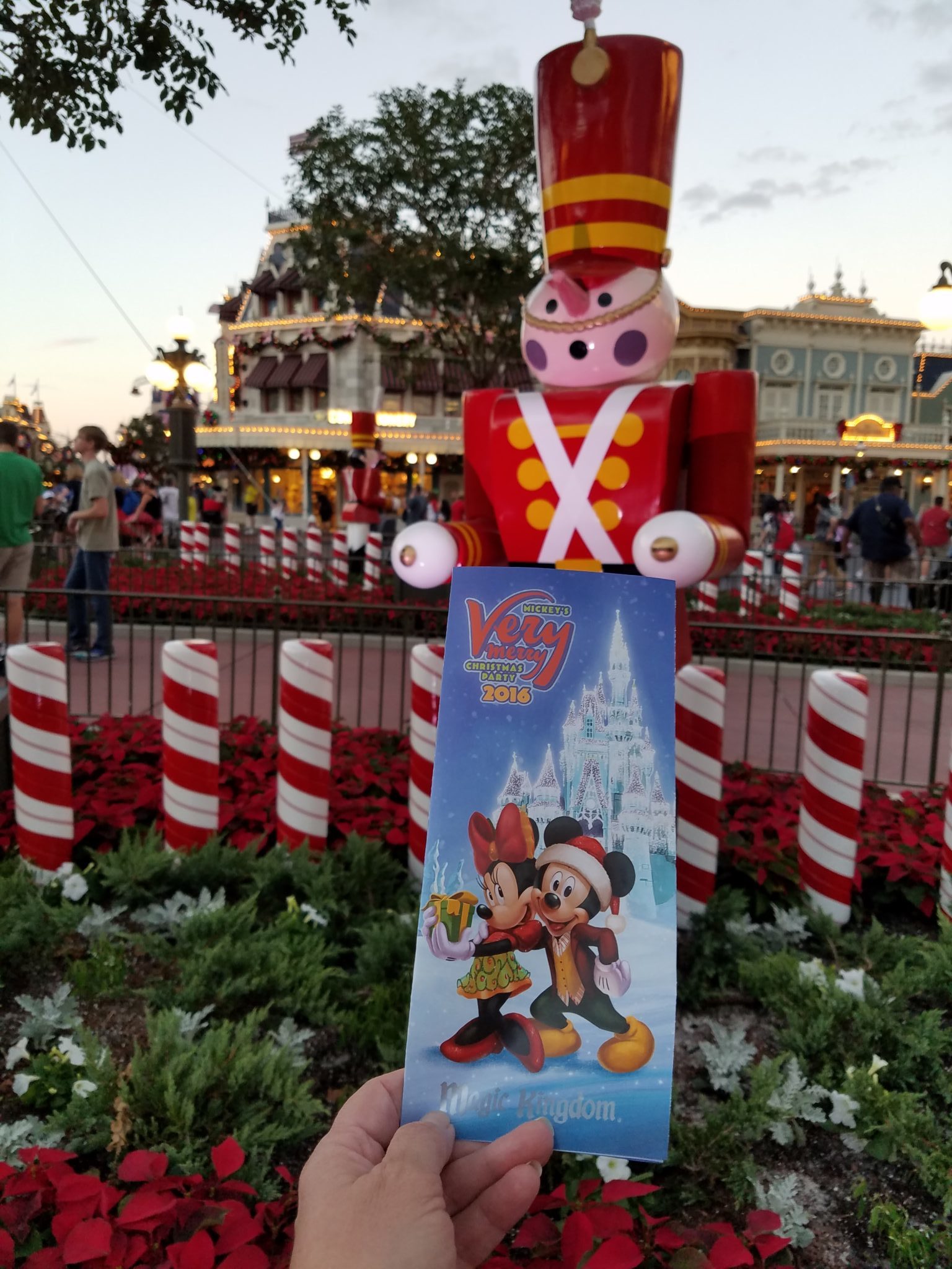 Review of First Mickey’s Very Merry Christmas Party 2016