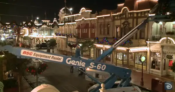 Time-Lapse Video of Magic Kingdom Transforming for The Holidays