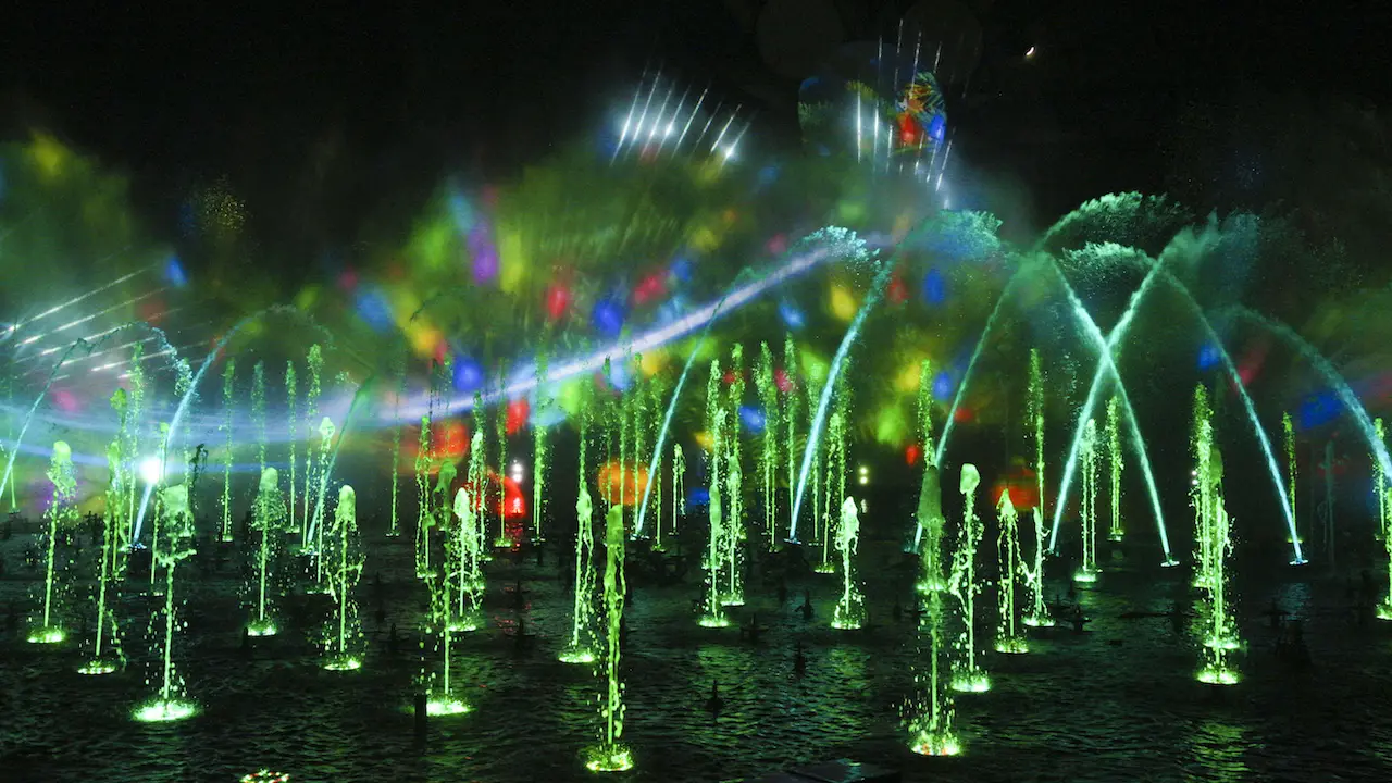 New ‘World of Color- Season of Light’ Begins at Disneyland