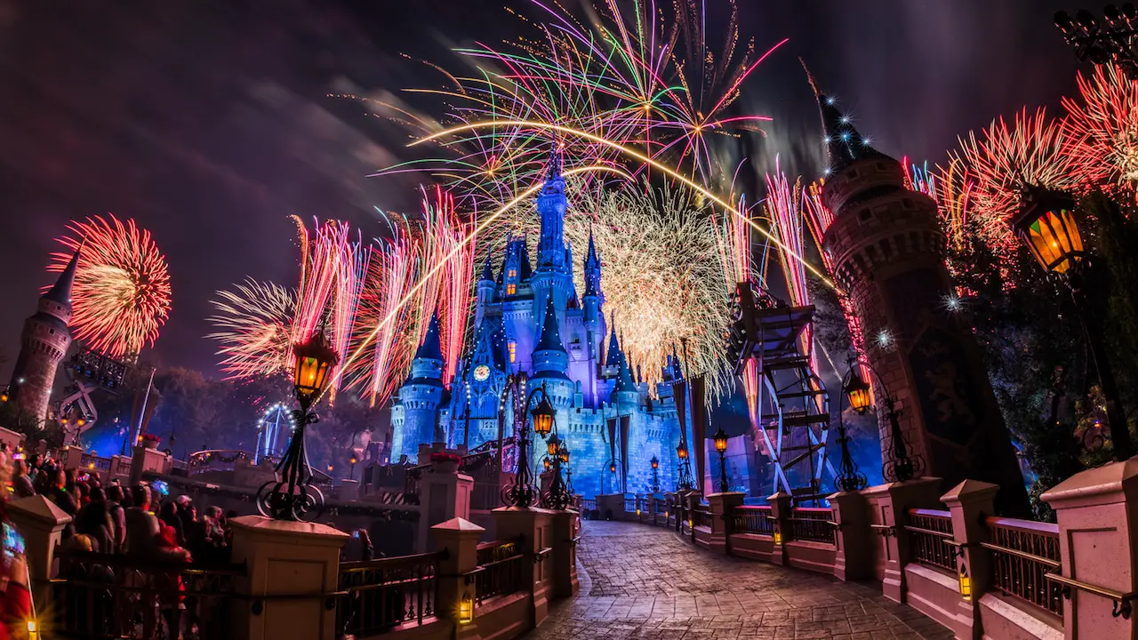 Watch a Live Stream of “Fantasy in the Sky” Fireworks at Magic Kingdom on New Year’s Eve