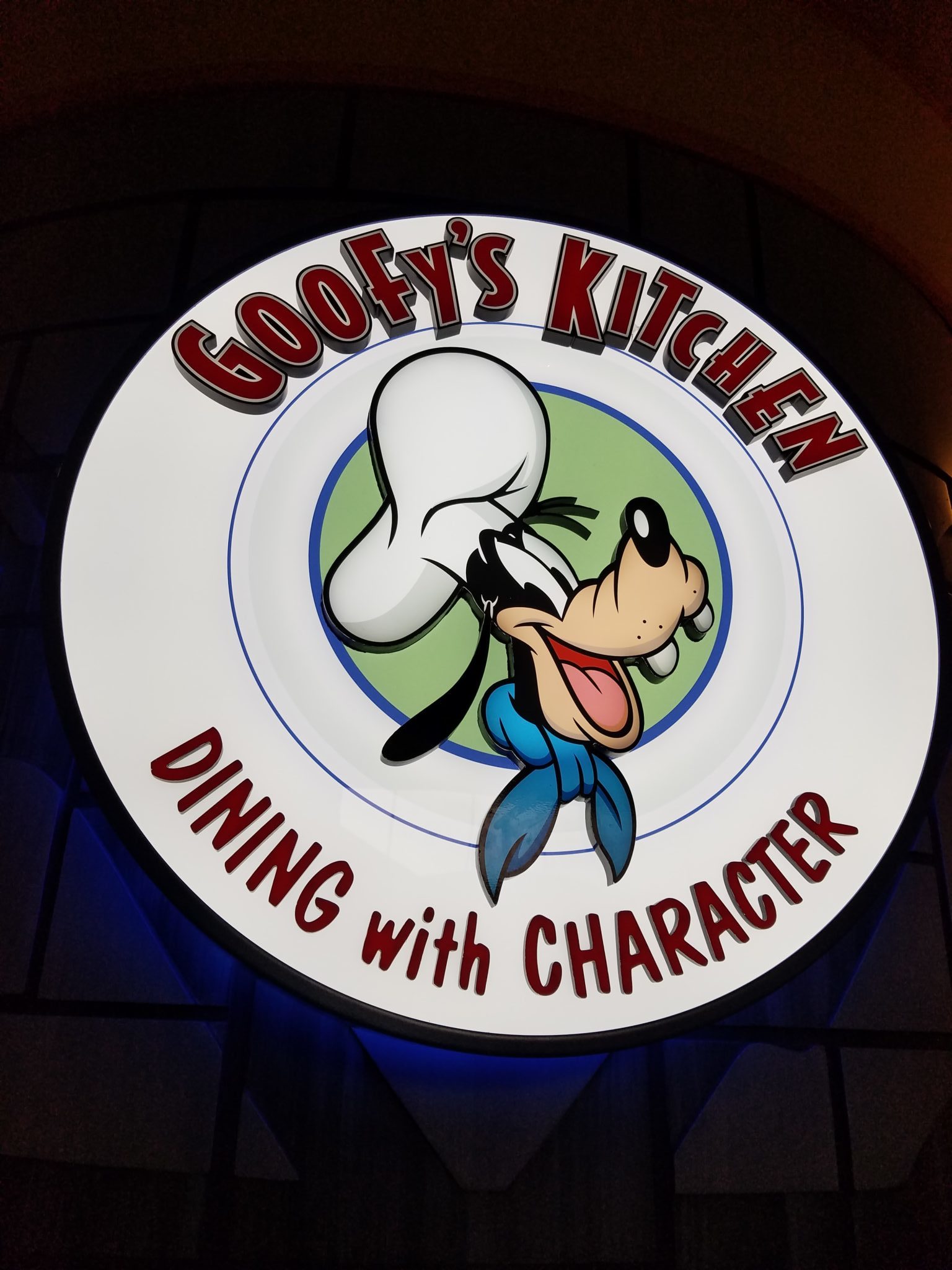 Goofy’s Kitchen Offers Abundant Food and Awesome Character Interactions