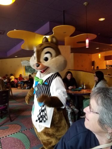 Goofy's Kitchen Offers Abundant Food and Awesome Character Interactions