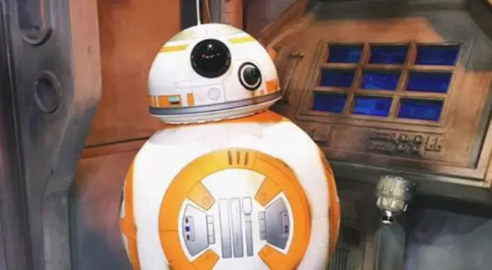 BB-8 Meet & Greet Opens early at Star Wars Launch Bay in Hollywood Studios