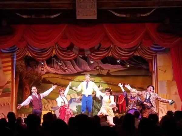 Hoop-Dee-Doo Musical Revue Dinner Show Is Foot-Stompin' Fun For Everyone