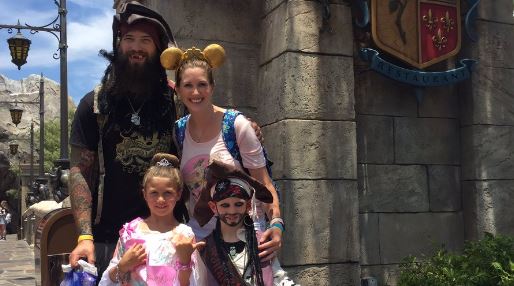 Kids at Disney World Unknowingly Ask San Jose Sharks Hockey Player Brent Burns For Autographs Because They Think He’s a Real Pirate