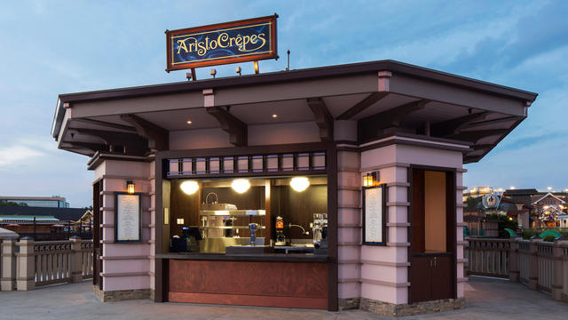 AristoCrepes, B.B Wolf’s Sausage Co. and The Daily Poutine at Disney Springs Now Offering Food and Beverage Pairings