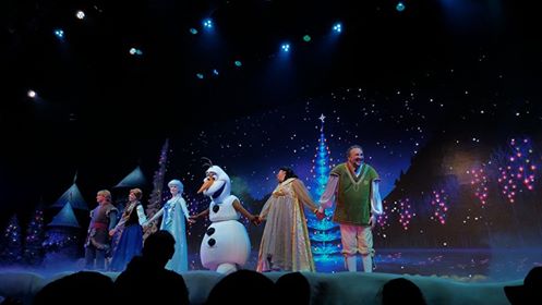 Frozen Sing-A-Long at Hollywood Studios Receives a Holiday Makeover and Special Guest Appearance!