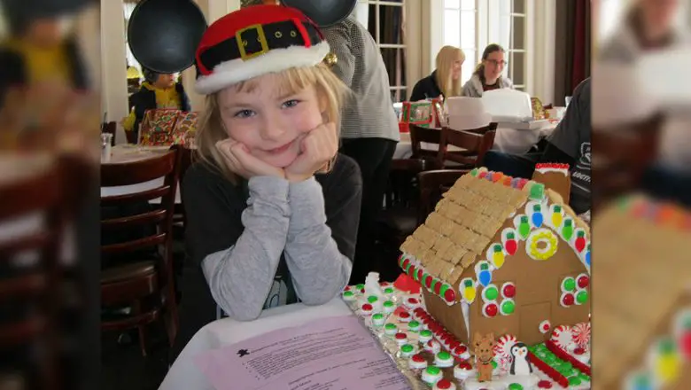 D23 Members Are Invited to Holiday Gingerbread House Workshop