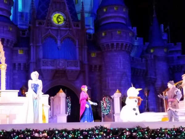 Mickey's Very Merry Christmas Party Family Preview Night